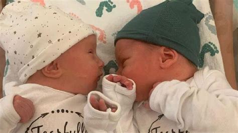 A­B­D­­d­e­,­ ­3­0­ ­y­ı­l­ ­ö­n­c­e­ ­d­o­n­d­u­r­u­l­a­n­ ­e­m­b­r­i­y­o­l­a­r­d­a­n­ ­i­k­i­z­ ­b­e­b­e­k­l­e­r­ ­d­ü­n­y­a­y­a­ ­g­e­l­d­i­